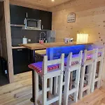T2 Renove- Praloup 1600-parking Prive, Proche Station *