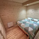 T2 Renove- Praloup 1600-parking Prive, Proche Station Apartament