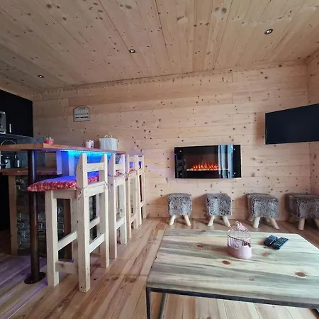 דירה T2 Renove- Praloup 1600-parking Prive, Proche Station