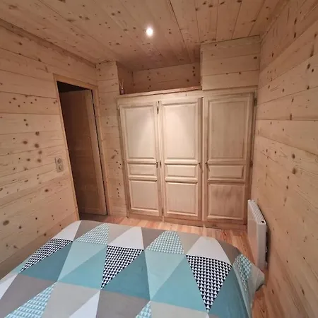 T2 Renove- Praloup 1600-parking Prive, Proche Station Apartment
