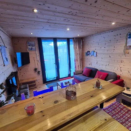 T2 Renove- Praloup 1600-parking Prive, Proche Station Apartment