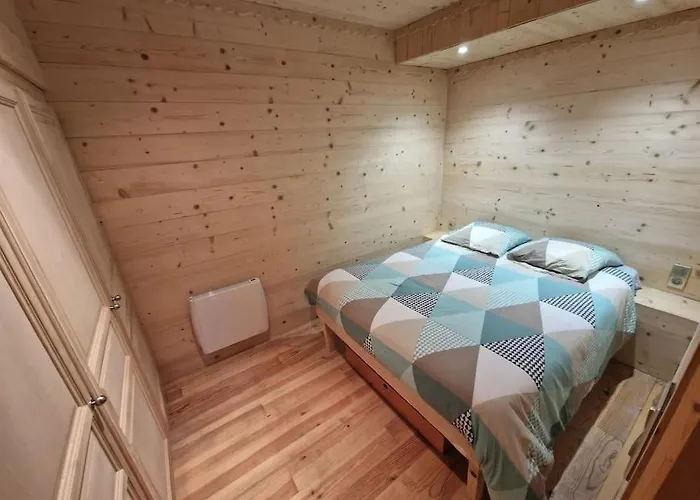 T2 Renove- Praloup 1600-parking Prive, Proche Station דירה