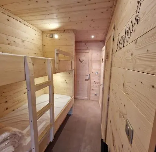 T2 Renove- Praloup 1600-parking Prive, Proche Station דירה