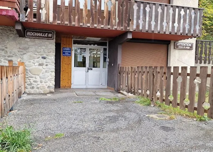 דירה T2 Renove- Praloup 1600-parking Prive, Proche Station