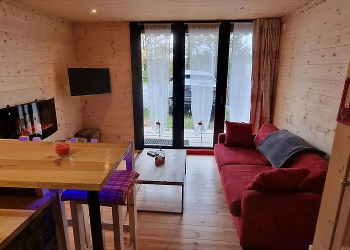 דירה T2 Renove- Praloup 1600-parking Prive, Proche Station *